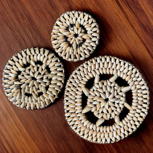 Annulus placemat flower design round