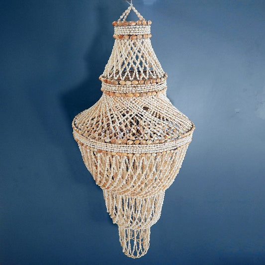 Chandelier tier white nassa