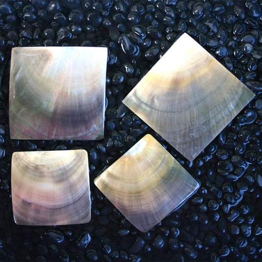 Blacklip pearled square