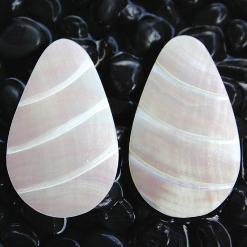 Nautilus pearl ovoid 3 lines large pair