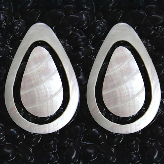 Nautilus pearl Loop with centrepiece pair