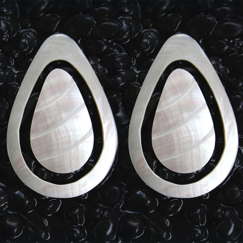 Nautilus pearl Loop with centrepiece pair