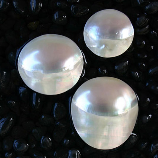 Carmelite round pearled