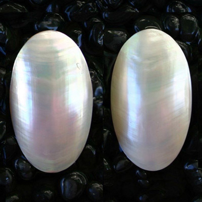 Carmelite pearled oval