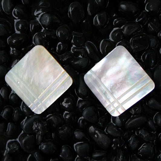 Goldlip square with grooves on two edges