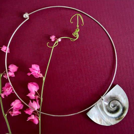 Carved pearl shell without cord 12