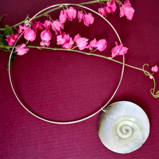 Carved pearl shell without cord 13