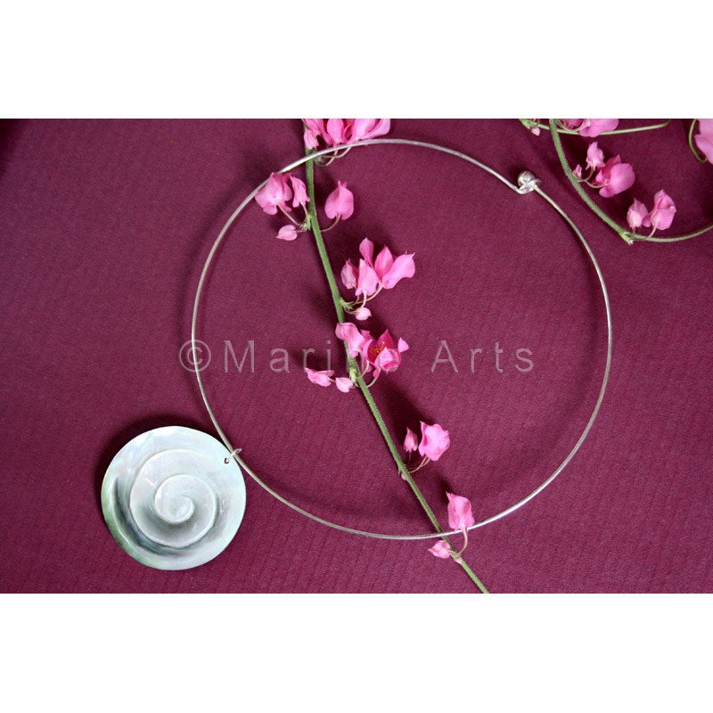 Carved pearl shell without cord 15