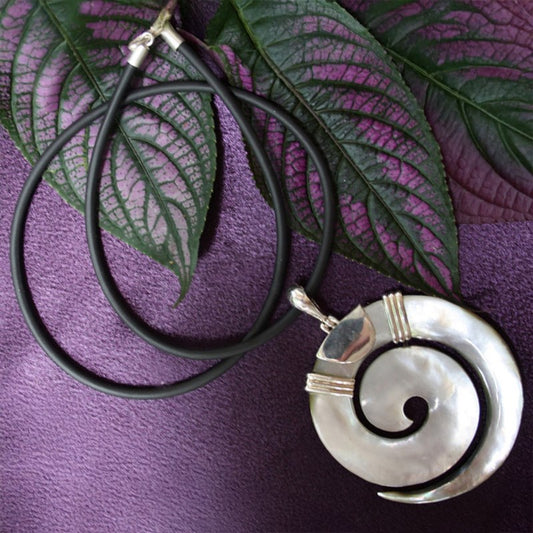 Carved pearl shell with silver without cord 4