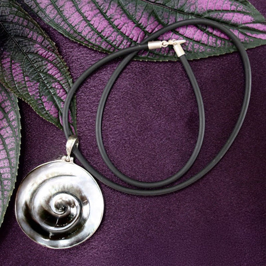 Carved pearl shell with silver without cord 7