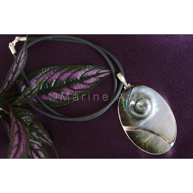Carved pearl shell with silver without cord 9