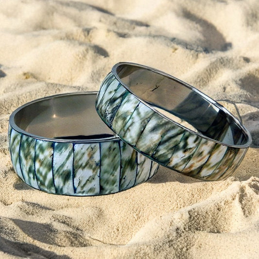 Shell bangle polished Turbo green