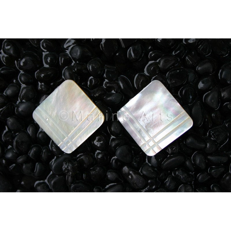 Goldlip square with grooves on two edges