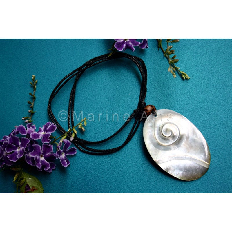 Carved pearl shell without cord 9