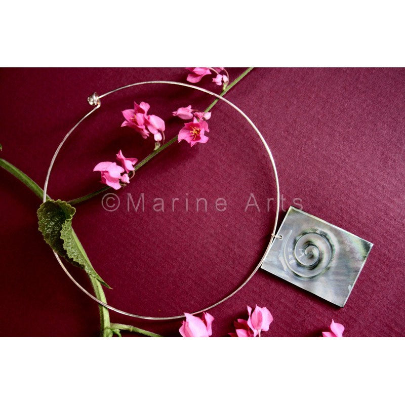 Carved pearl shell without cord 14