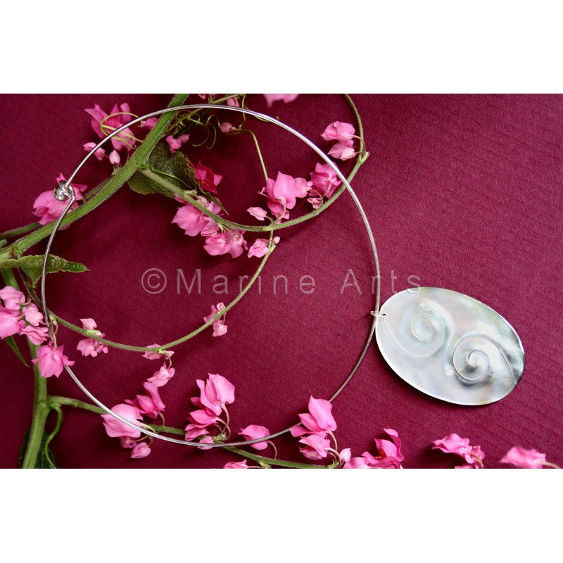 Carved pearl shell without cord 16