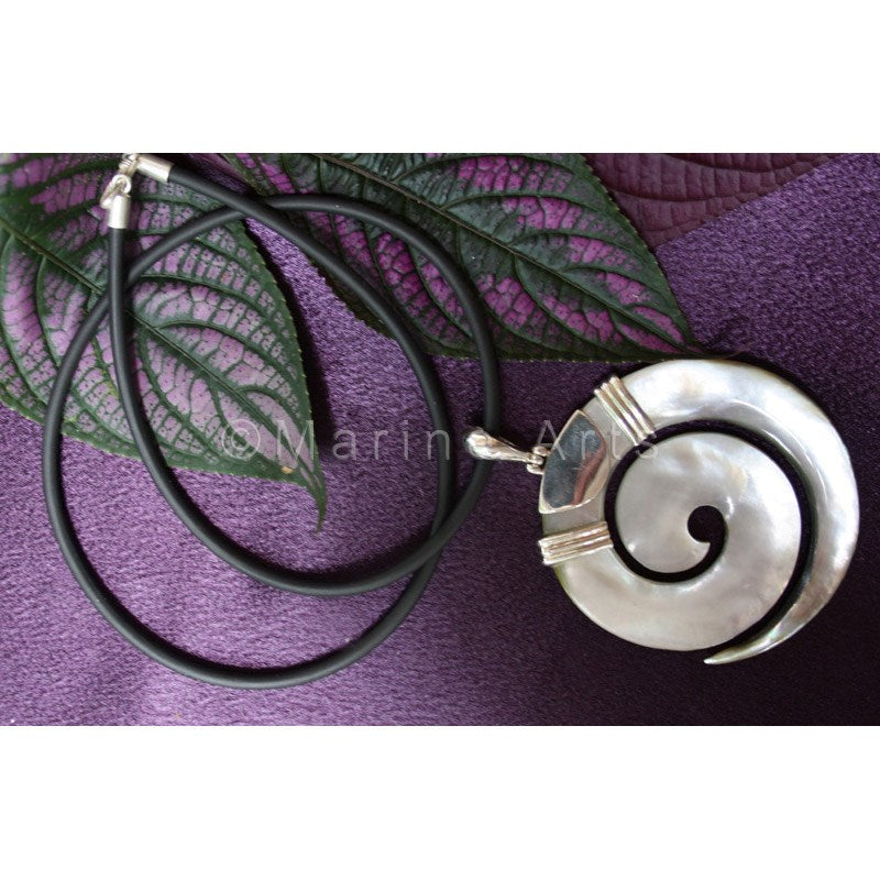 Carved pearl shell with silver without cord 4