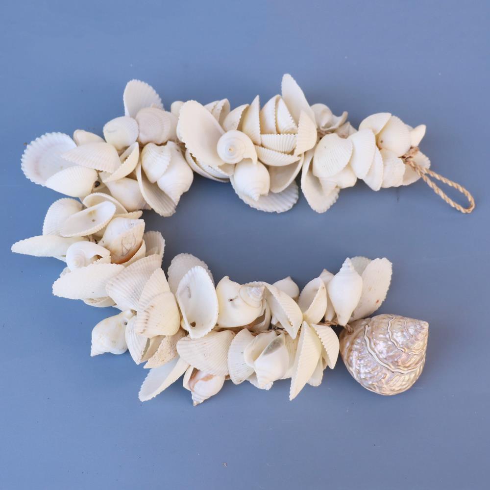 Garland white and pearl